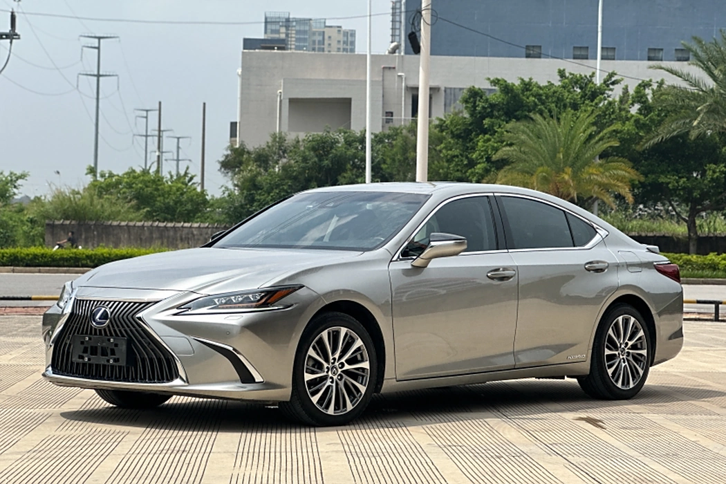 Lexus ES 2020 300h Precision Edition
