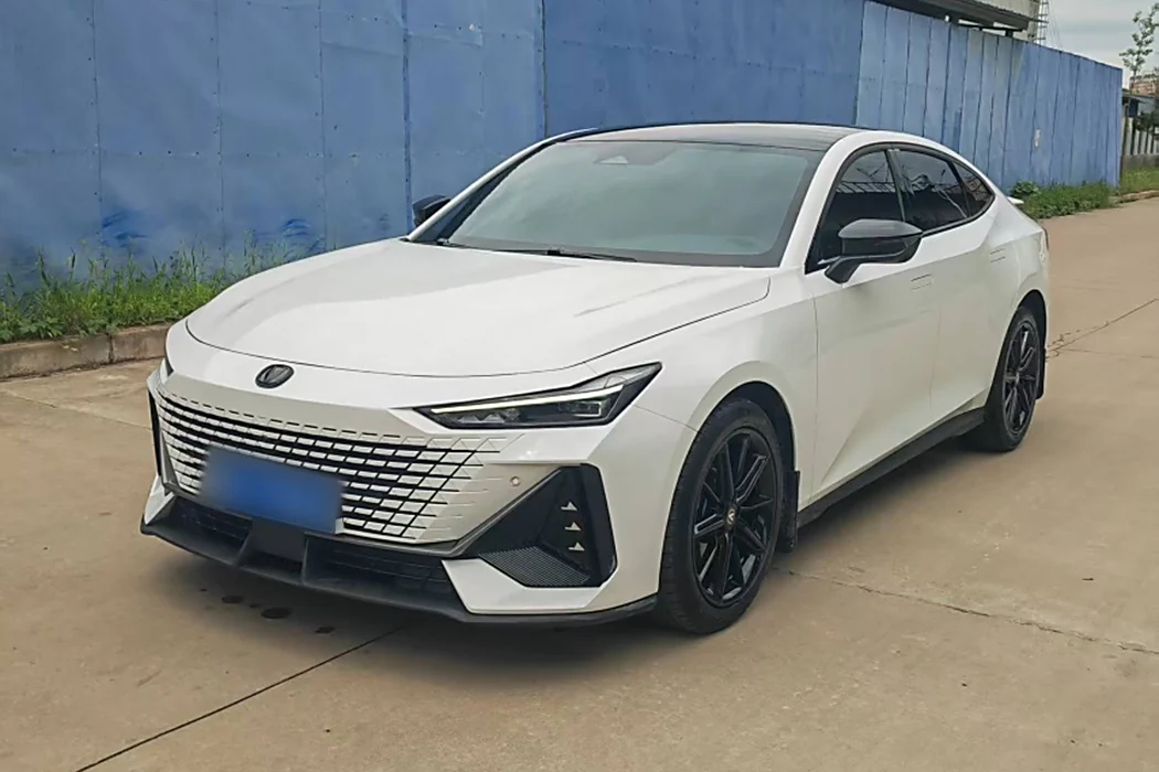 Changan UNI-V Model 2023 1.5T Premium
