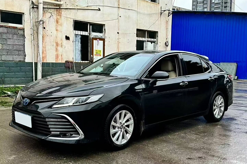 Toyota Camry 2021 dual-engine 2.5 HGVP leading version