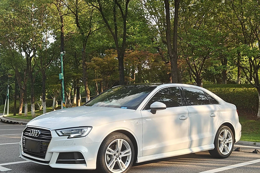 Audi A3 2018 30th Anniversary Year Limousine 35 TFSI Style