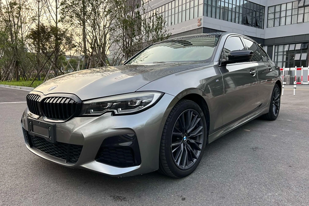 BMW 3 Series 2021 Modified 325i M Sport Obsidian Night Package