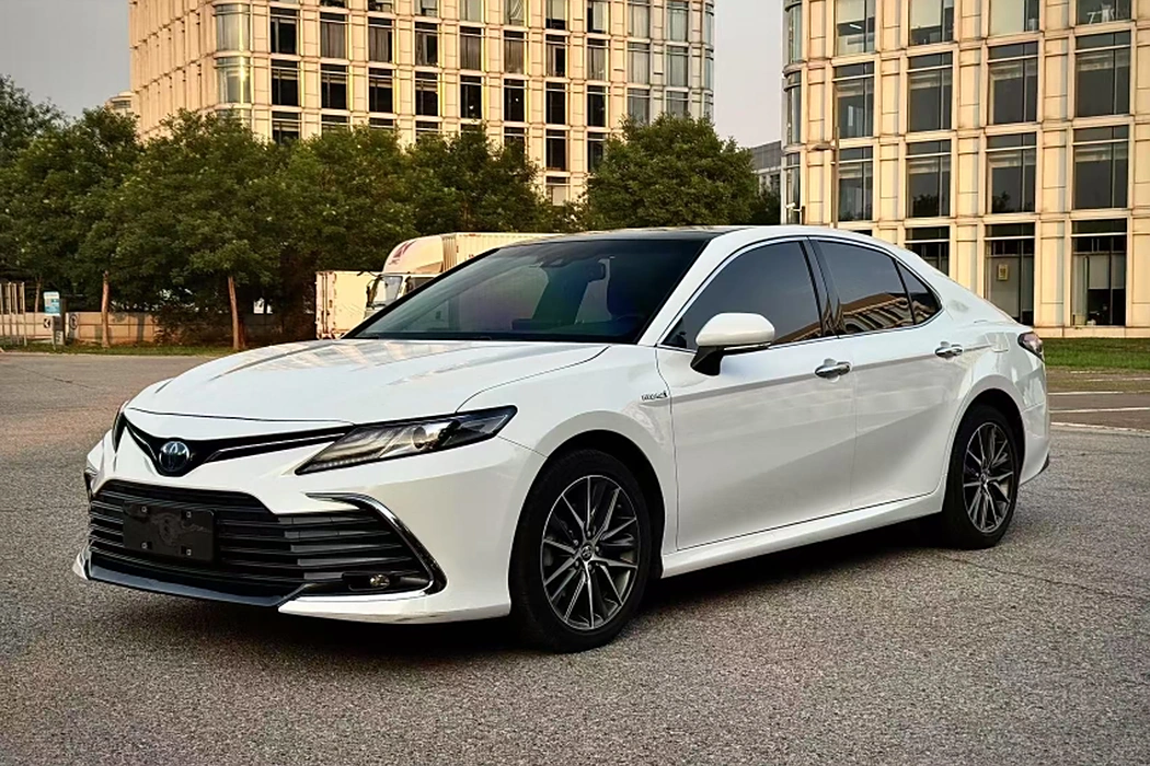 Toyota Camry 2021 Dual Engine 2.5 HG Deluxe Edition
