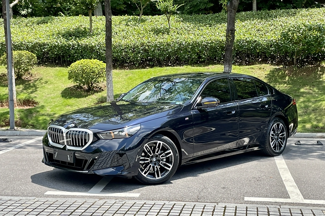 BMW 5 Series (imported) 2024 525i M sports suit