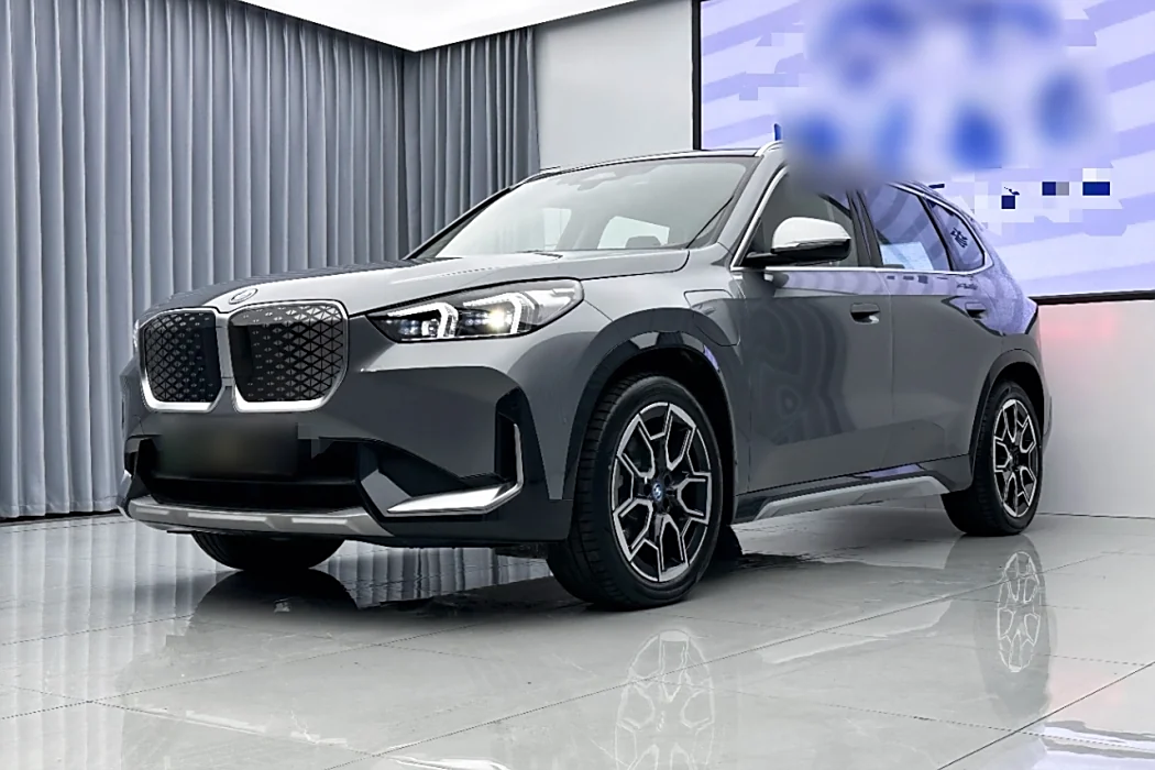 BMW iX1 2023 xDrive30L X Design Package