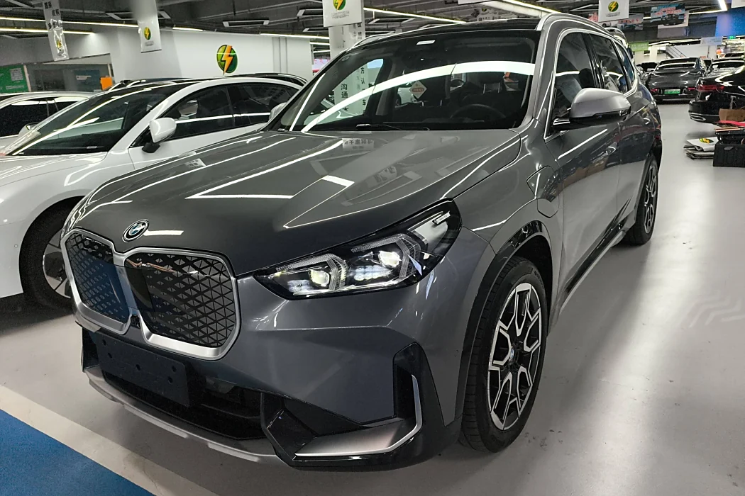 BMW iX1 2023 xDrive30L X Design Package