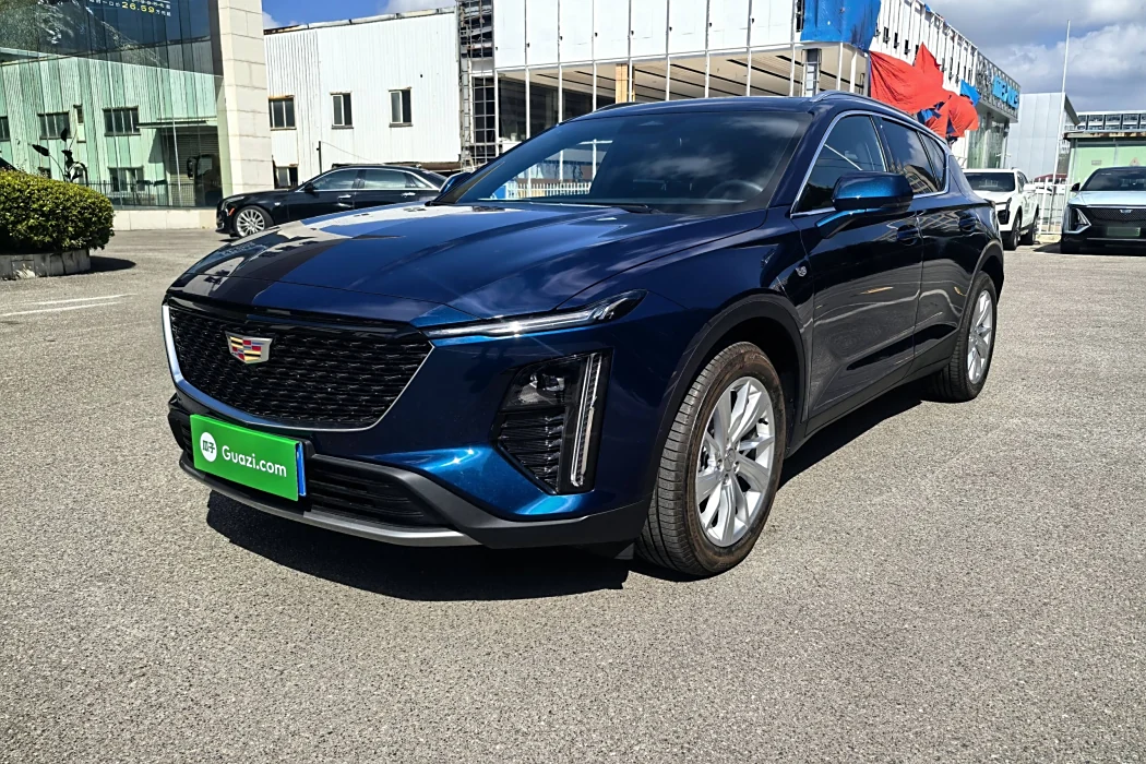 Cadillac GT4 2023 25T Style