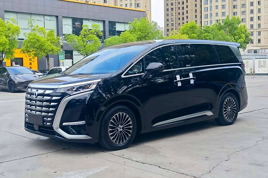 Denza D9 2022 DM-i 970 four-wheel drive flagship model