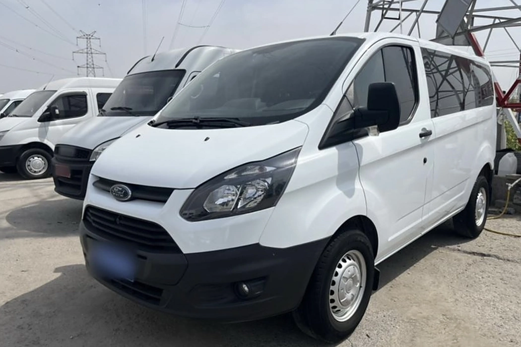 Ford Quanshun 2019 2.0T diesel multi-function commercial vehicle short-axle low-top 6-seater country VI