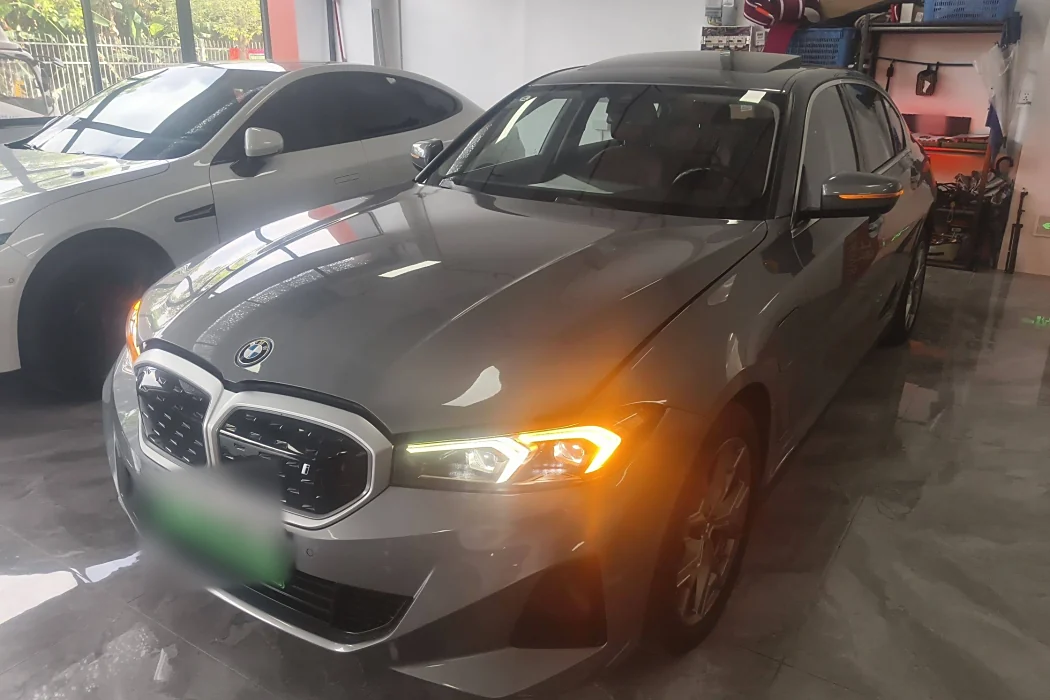 BMW i3 2022 eDrive 35 L
