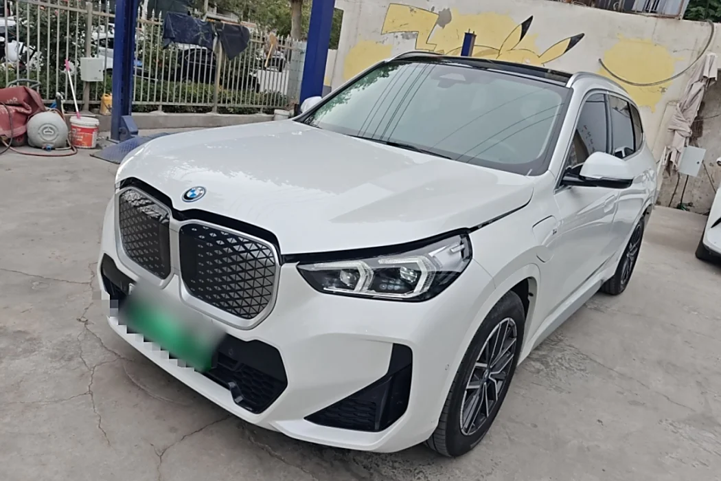 BMW iX1 2023 eDrive25L M sports Suit