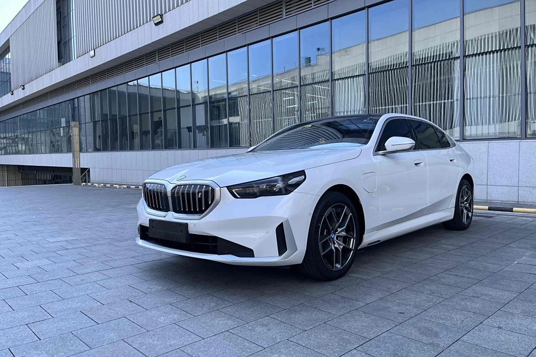 BMW i5 2024 eDrive 35L Exclusive Luxury Set