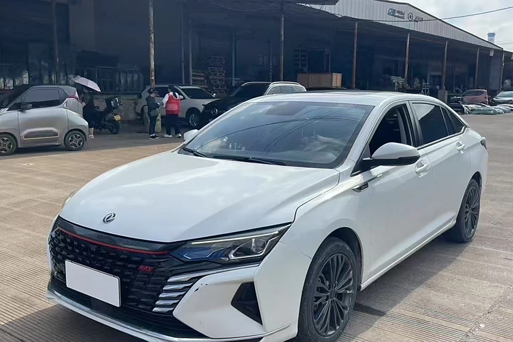 Dongfeng Fengshen Yixuan MAX 2023 1.5T Super Cool Trendy Dad Version