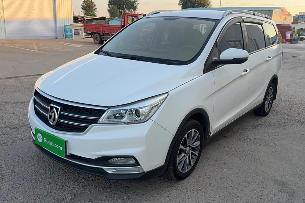 Baojun 730 2021 1.5L manual fashion type 7 seats