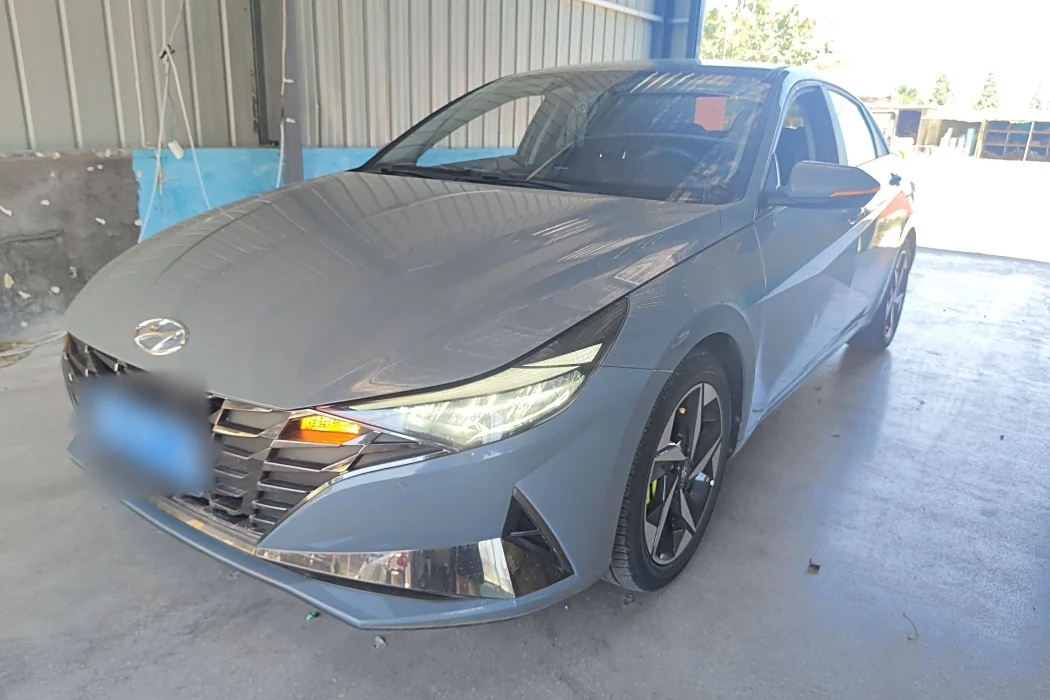 Hyundai Elantra 2021 1.5L CVT LUX Premium Edition