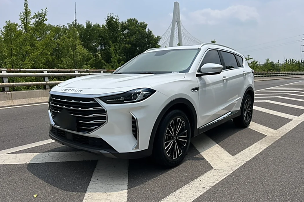 Jietu X70 PLUS 2021 facelift 1.5 T DCT Mountain PRO 5 seats