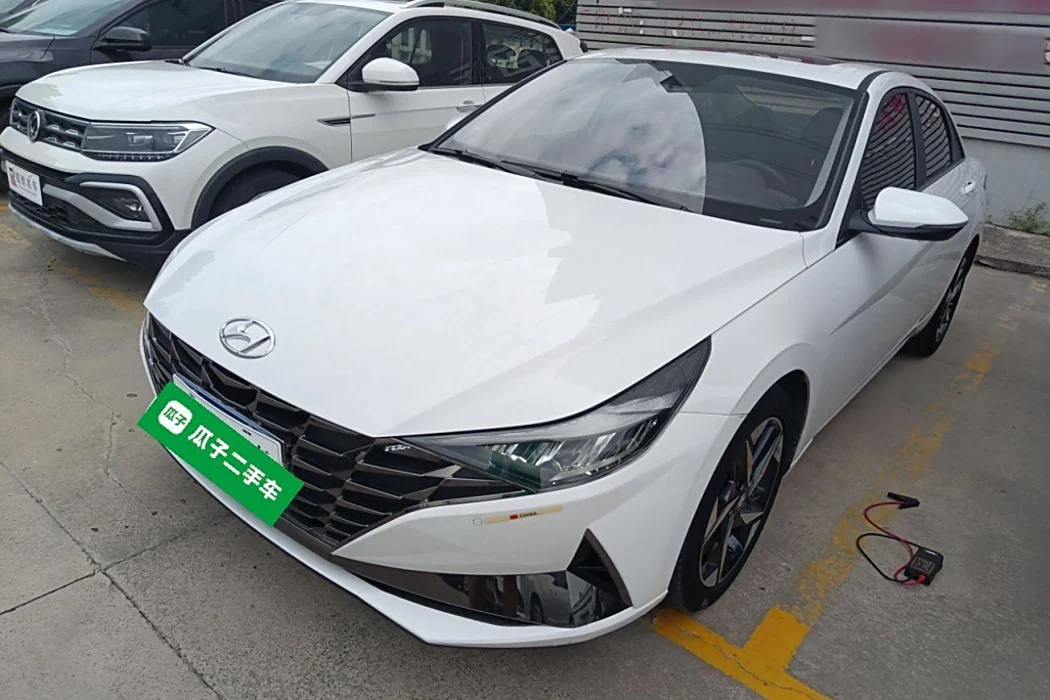 Hyundai Elantra 2022 1.5L CVT LUX Premium Edition