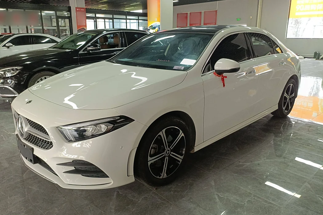 Mercedes-Benz A-class 2022 facelift Triple A 200 L sports sedan fashion type