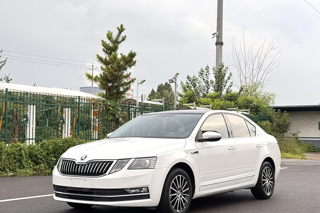 Skoda Octavia 2019 model ZI230 DSG Zhixing Deluxe Edition Country VI