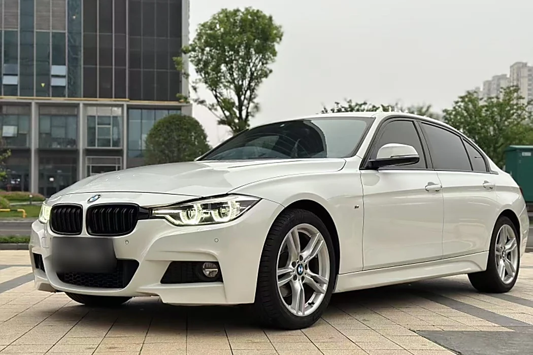 BMW 3 Series 2019 320Li M sports suit