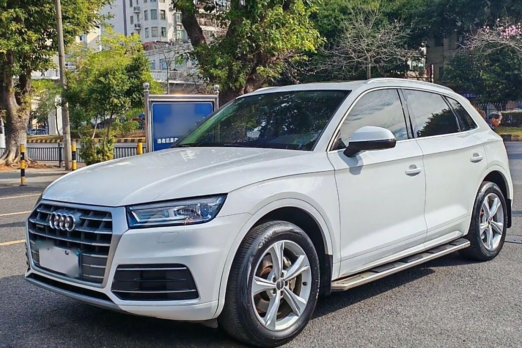 Audi Q5L 2018 model 40 TFSI Rongxiang enterprising National V