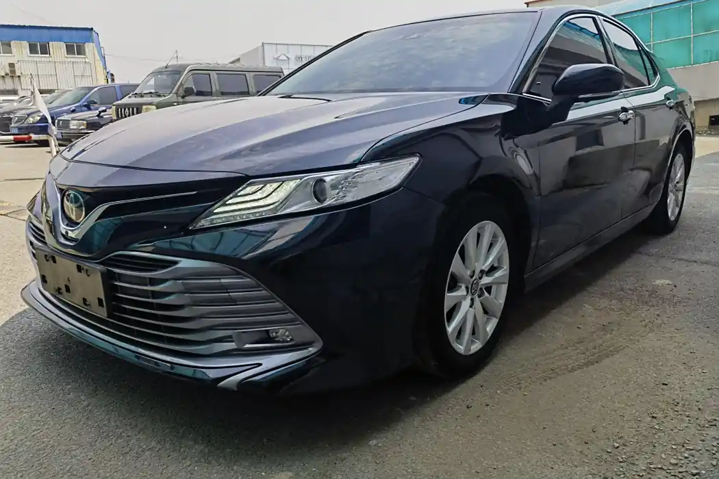 Toyota Camry 2018 2.0G Deluxe Edition