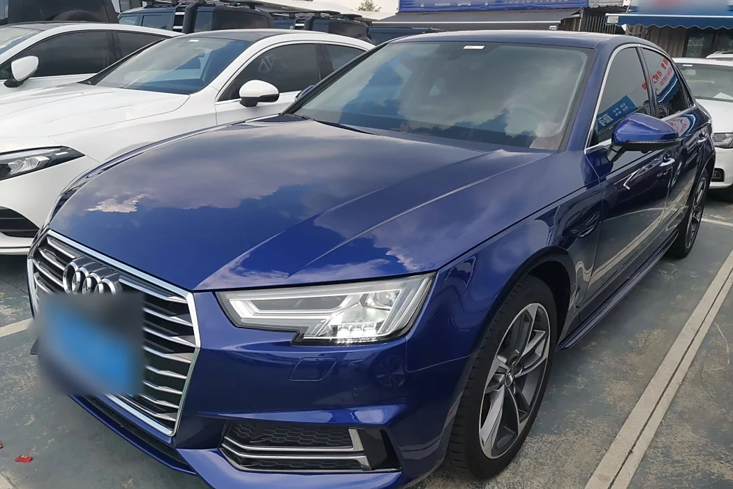 Audi A4L 2019 40 TFSI Aggressive National VI