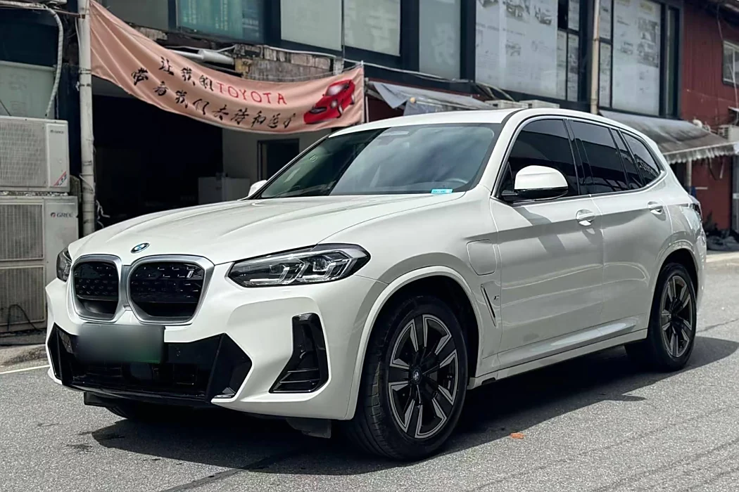 BMW iX3 2024 Leader