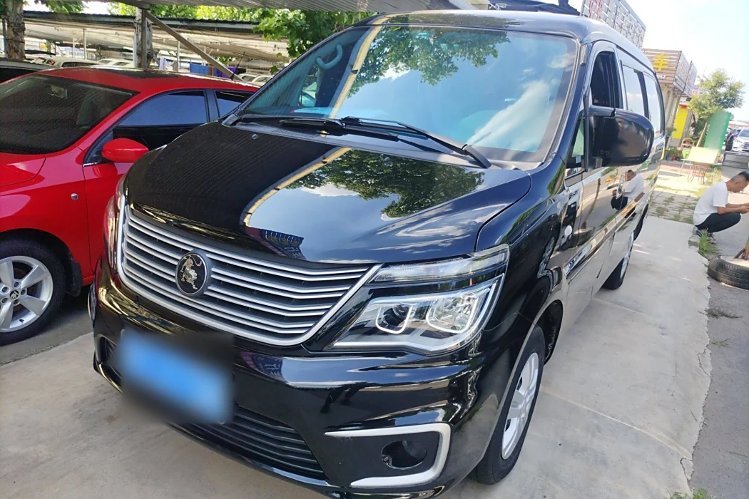 Dongfeng Popular Lingzhi 2022 M5L 1.6L Practical 7-seater