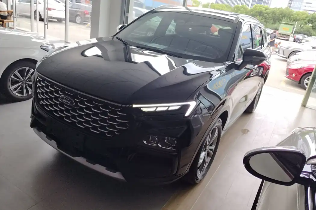 Ford Lingrui 2022 EcoBoost 170 Platinum Collar Type