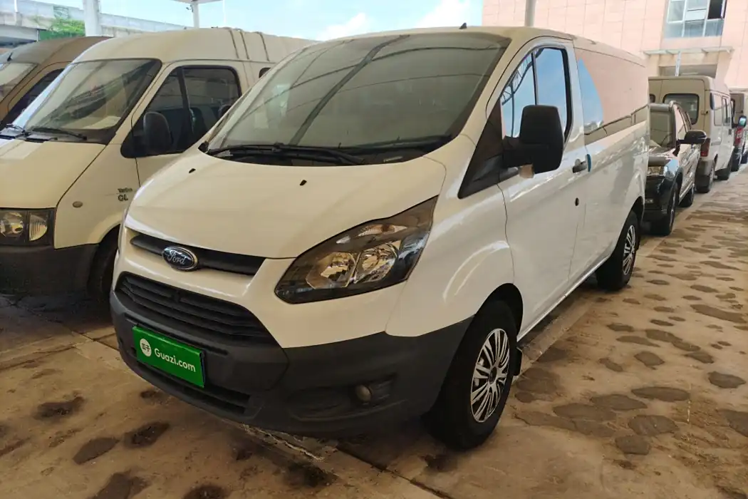 Ford Quanshun 2019 2.0T diesel multi-function commercial vehicle short-axle low-top 6-seater country VI