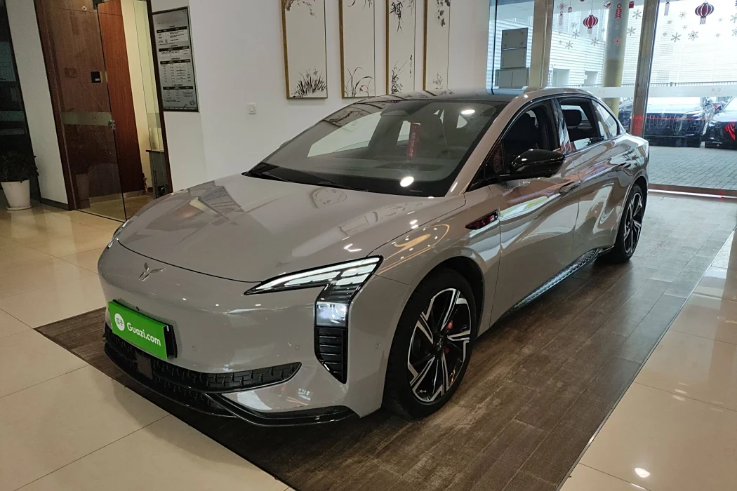 Hongqi EH7 2024 model 760 Pro+ four-wheel drive version