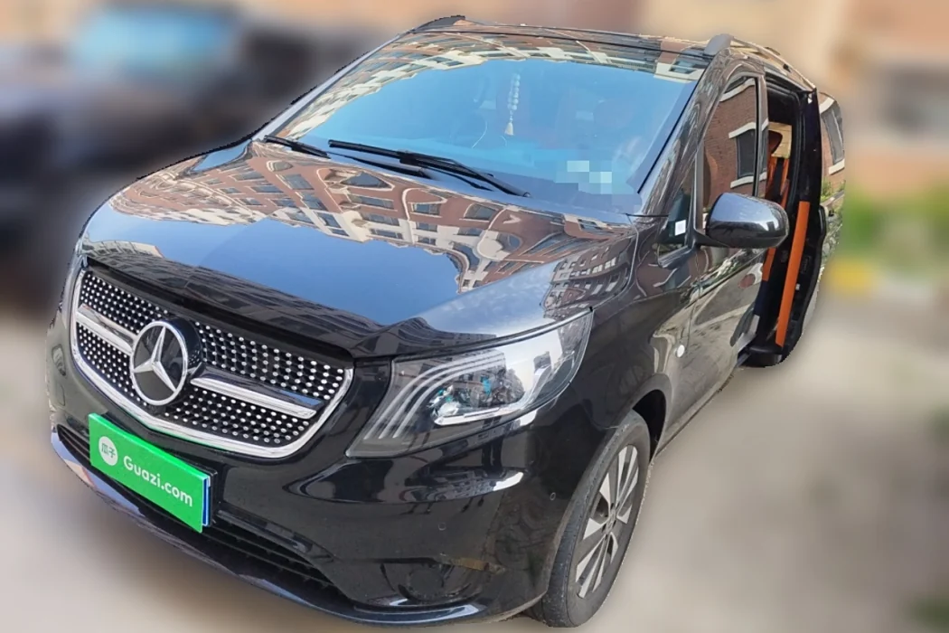 Mercedes-Benz Vito 2023 2.0T Business Edition 7-seater