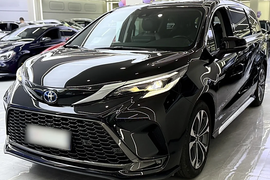 Toyota Grevia 2023 2.5L Hybrid Premium PLUS Edition