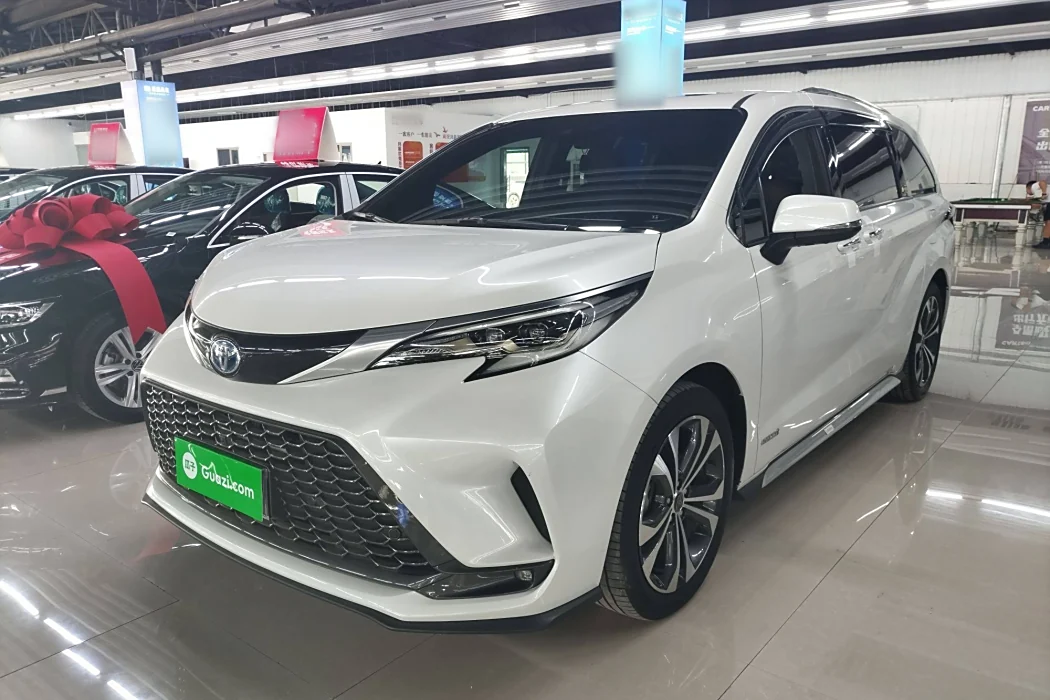 Toyota Grevia 2023 2.5L Hybrid Flagship VIP Edition