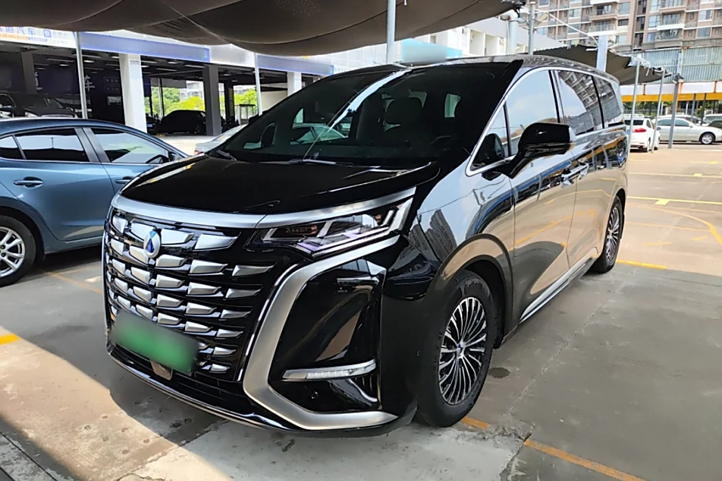 Denza D9 2022 DM-i 970 four-wheel drive flagship model