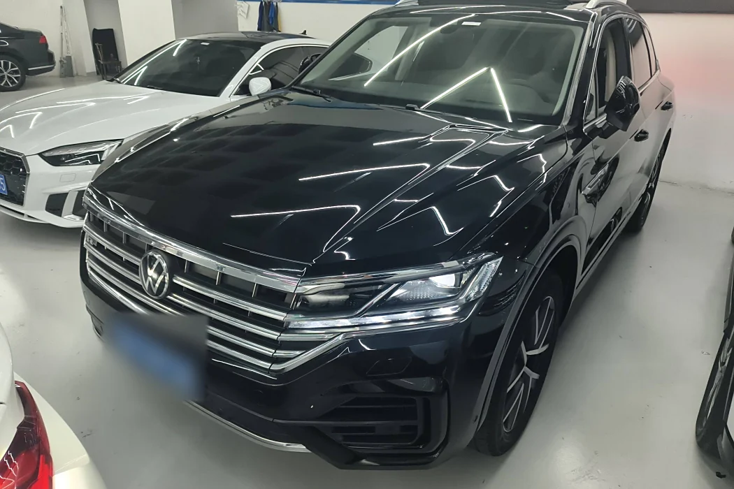 Volkswagen Touareg 2021 3.0 TSI Sharp Edition Classic Sports Suit