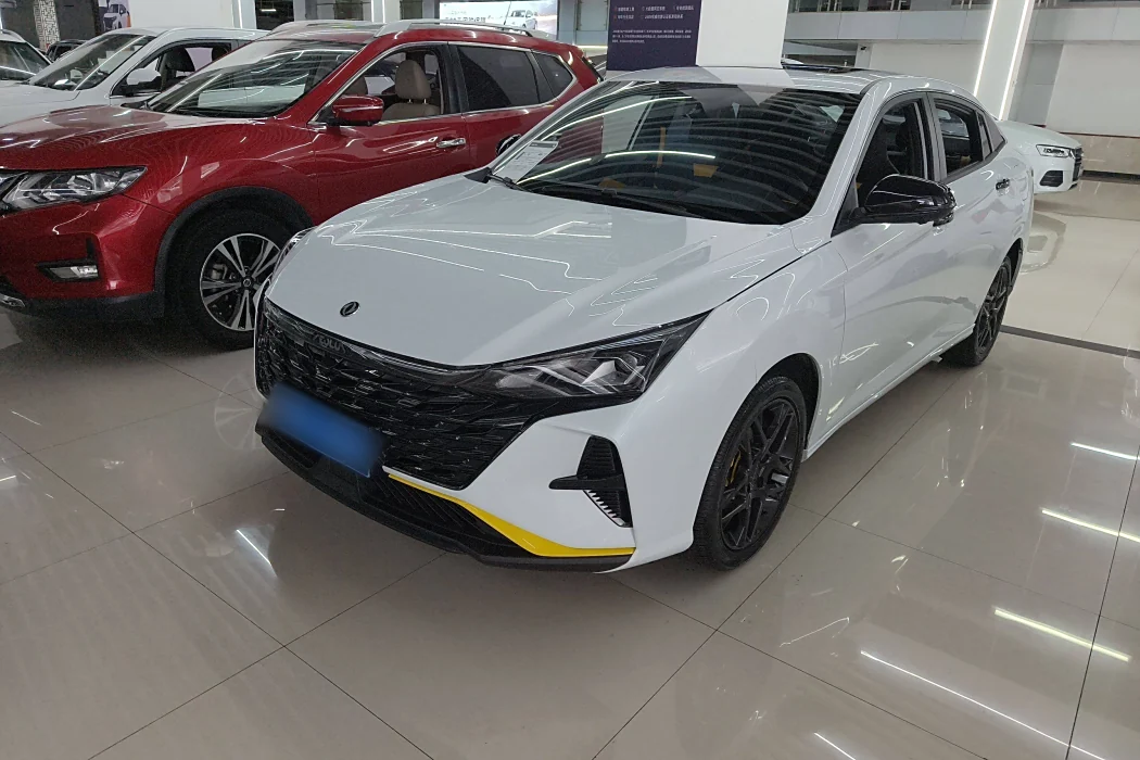 Dongfeng Fengshen Yixuan 2023 Mach Version 1.5T Automatic Dream Chaser Knight Version