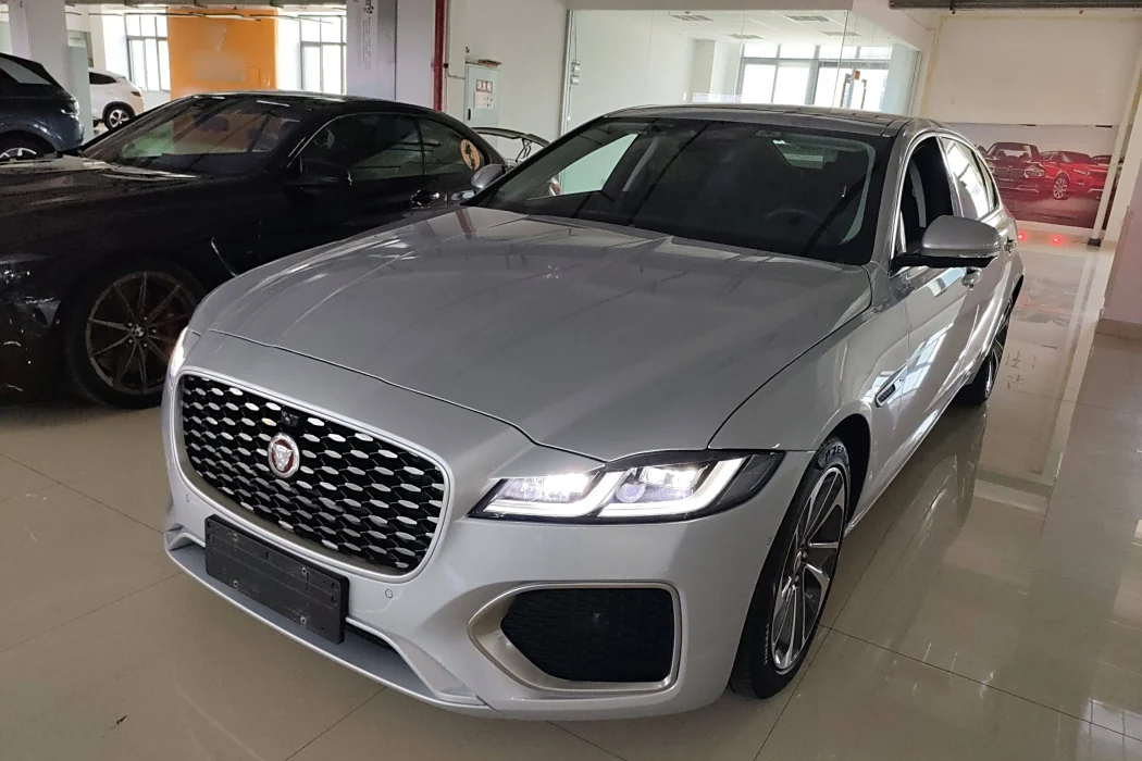 Jaguar XFL 2021 XFL 2.0 T P200 two-wheel drive Elite Deluxe Edition
