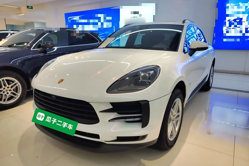 Porsche 2021 Macan 2.0T