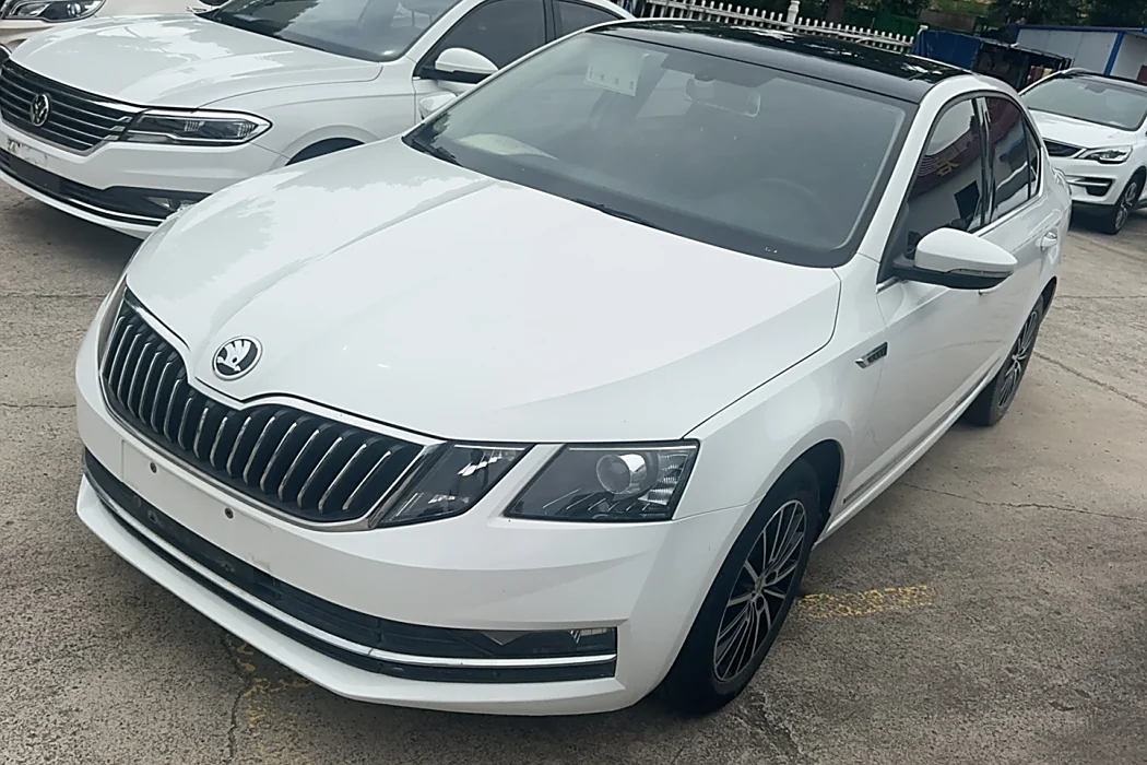 Skoda Octavia 2019 1.5L Automatic Deluxe Edition