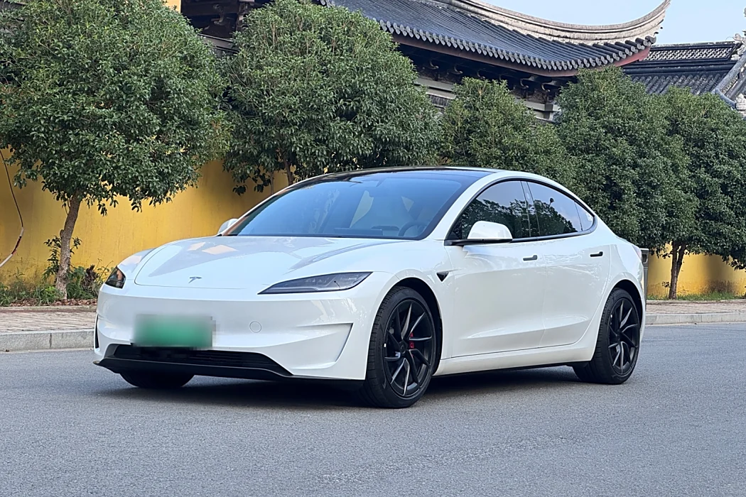 Tesla Model 3 2024 high-performance all-wheel drive version