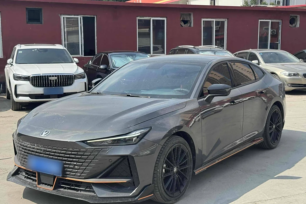 Changan UNI-V 2022 1.5T Sport Edition