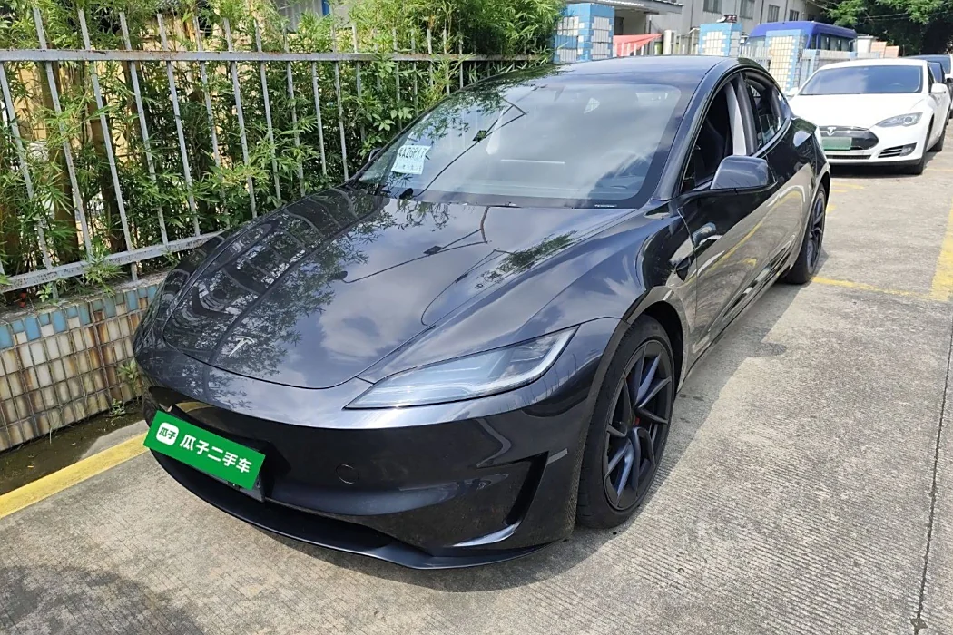 Tesla Model 3 2024 high-performance all-wheel drive version