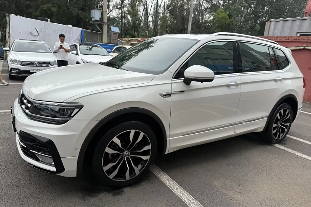 Volkswagen Tiguan L 2019 330TSI automatic two-wheel drive R-Line ultimate edition Country V