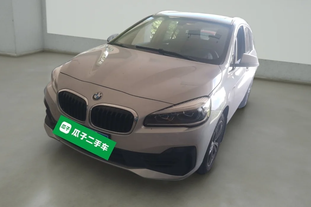 BMW 2 Series multifunctional Station wagon 2018 220i Exclusive sports suit
