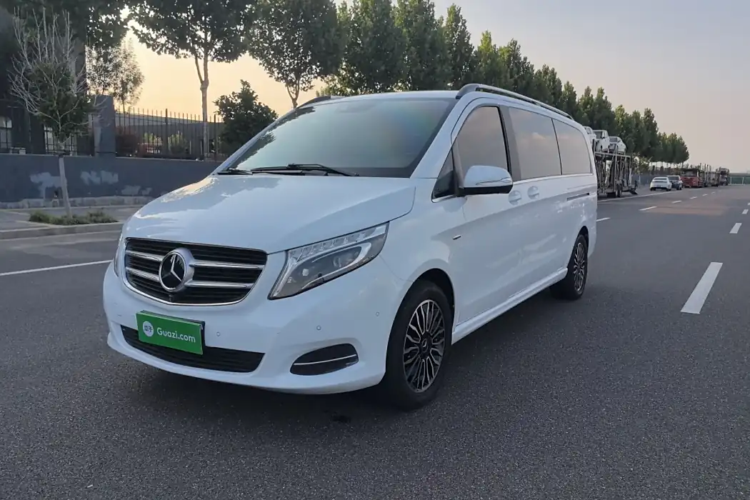 Mercedes-Benz V-Class 2017 V 260 L Premium Plus