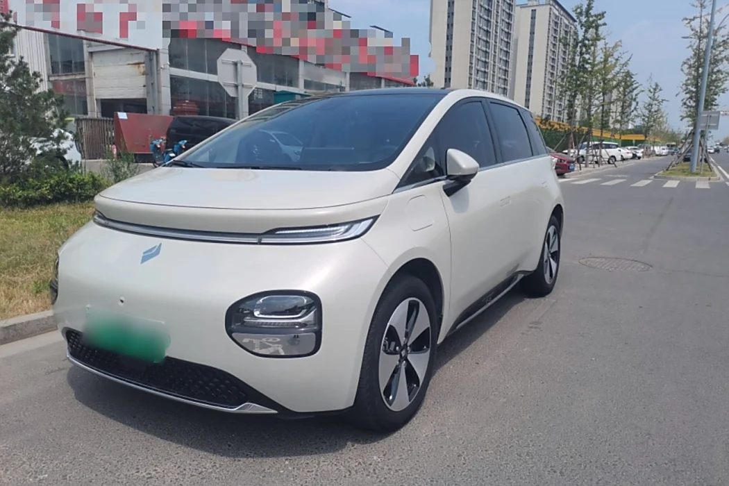 Baojun Yunduo 2023 Model 460 Max