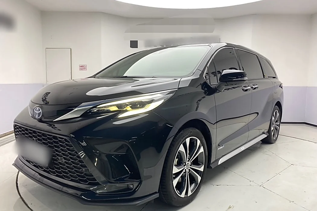 Toyota Grevia 2023 2.5L Hybrid Flagship VIP Edition