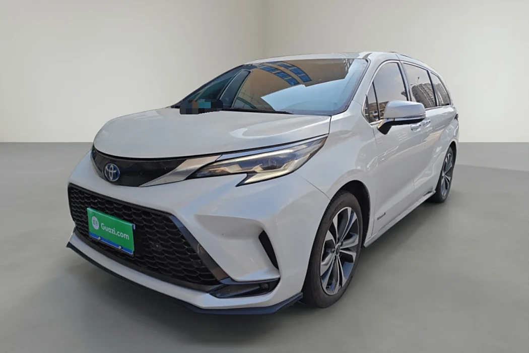 Toyota Grevia 2022 2.5L Hybrid Premium Edition