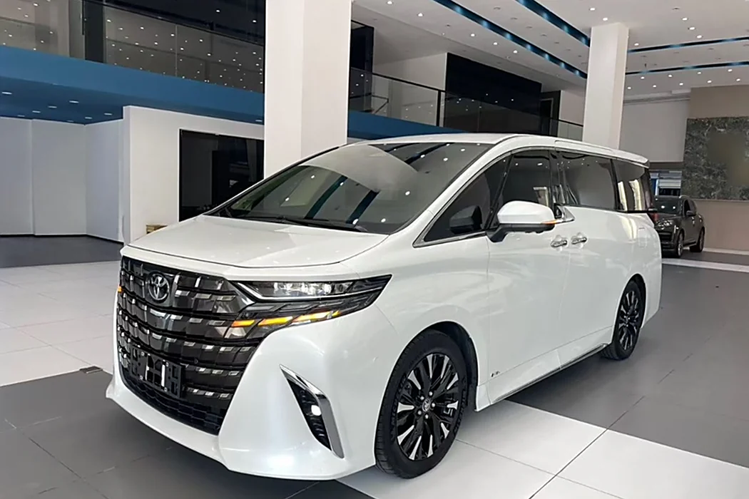 Toyota Elfa 2024 dual-engine 2.5L Premium Edition